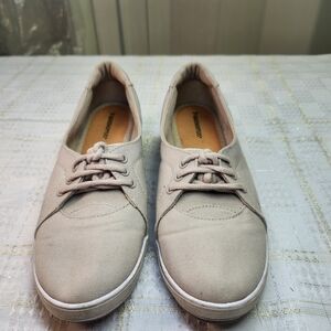 Women's Canvas Lace-Up Flats in Light Beige - Comfortable Everyday Shoes